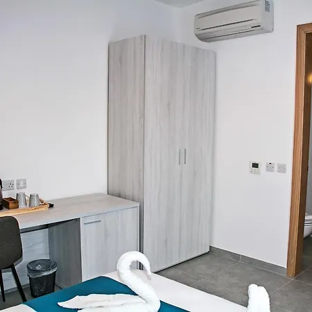 לינה וארוחת בוקר Fisherman's Cove מרסשלוק