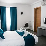 Fisherman's Cove Oda ve Kahvaltı 4*