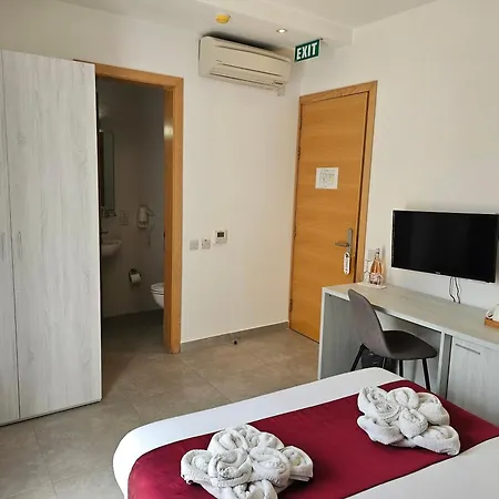 Fisherman's Cove 4*